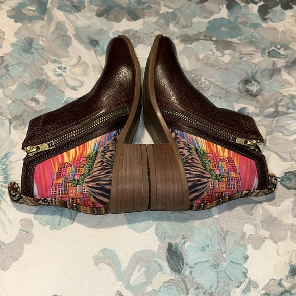 Inkkas Women’s Brown Leather & Rare Scenic View Booties Size 7 BNNB - Picture 5 of 16